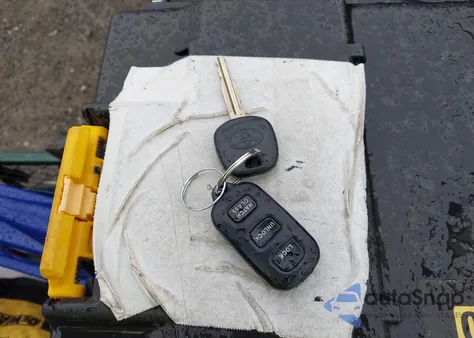 2005 Toyota Matrix Xr из США, поврежденный, VIN 2T1LR32E35C448517